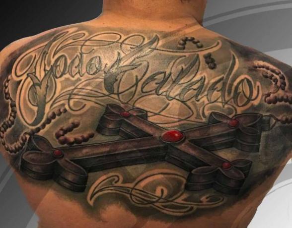 Le tatouage religieux, souvent lourd de sens , de croyances et de souvenirs 